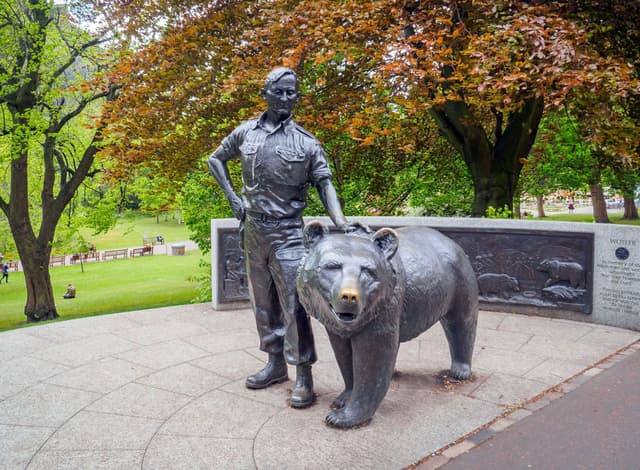 Wojtek memorial in Edinburgh